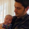 Crise ukrainienne : Un couple rentre chez lui avec un bébé né de la GPA